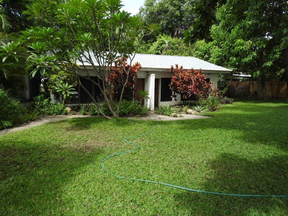Norman Carr Cottage Monkey Bay ภายนอก รูปภาพ